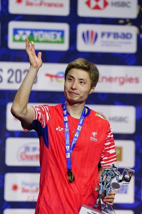 石宇奇因伤退赛 获马来西亚公开赛男单亚军 石宇奇因伤退赛 获马来西亚公开赛男单亚军