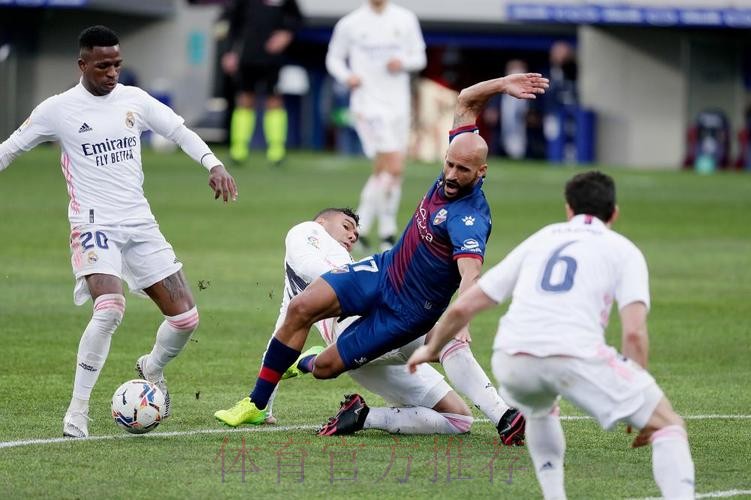 西甲-瓦拉内梅开二度 皇马客场2-1逆转战胜韦斯卡 西甲-瓦拉内梅开二度 皇马客场2-1逆转战胜韦斯卡